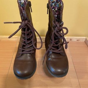 Cherokee brown boots.